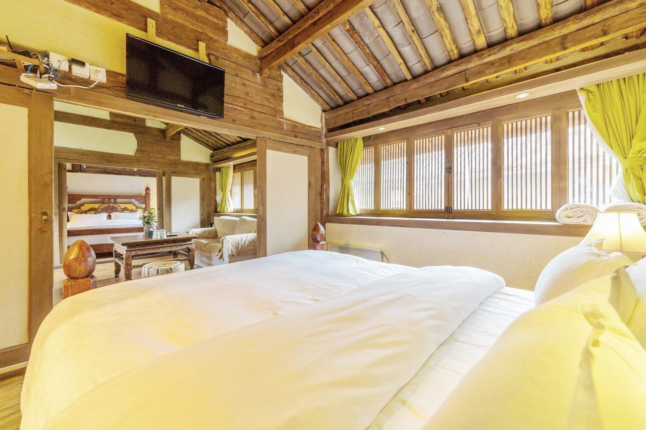 Lijiang Shuhe Yuefeng Resort Hotel מראה חיצוני תמונה